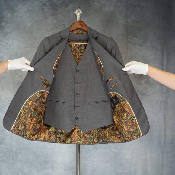 Custom 3-Piece Grey Suit by Modello Bespoke – Lazori Collection - Picture 2 of 12